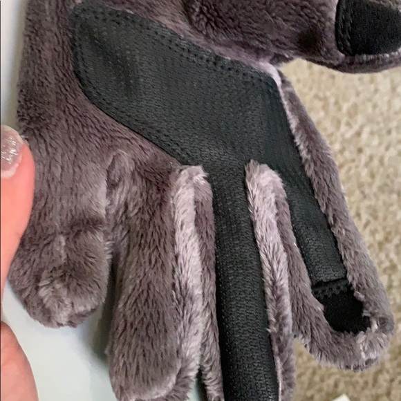 NWT thermafur gloves grey size ladies small - Picture 3 of 3
